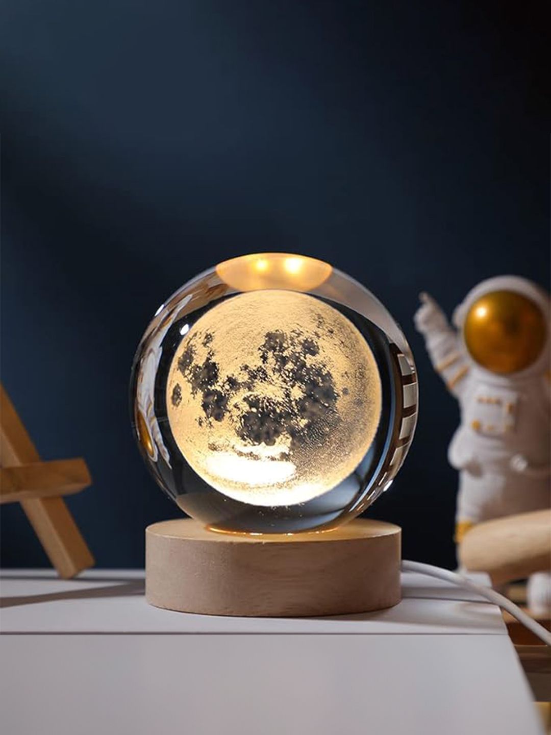 3D Crystal Ball | Moon Design